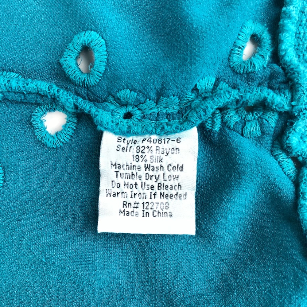 Johnny Was Greban Velvet Kimono Wrap in MRI - Picture 12 of 15